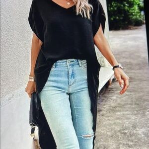 024. Black Women's Top